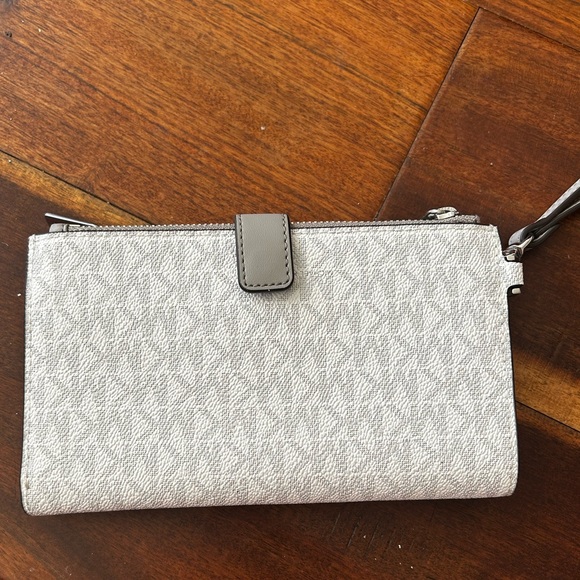 Adele Leather Smartphone Wallet - Picture 3 of 4